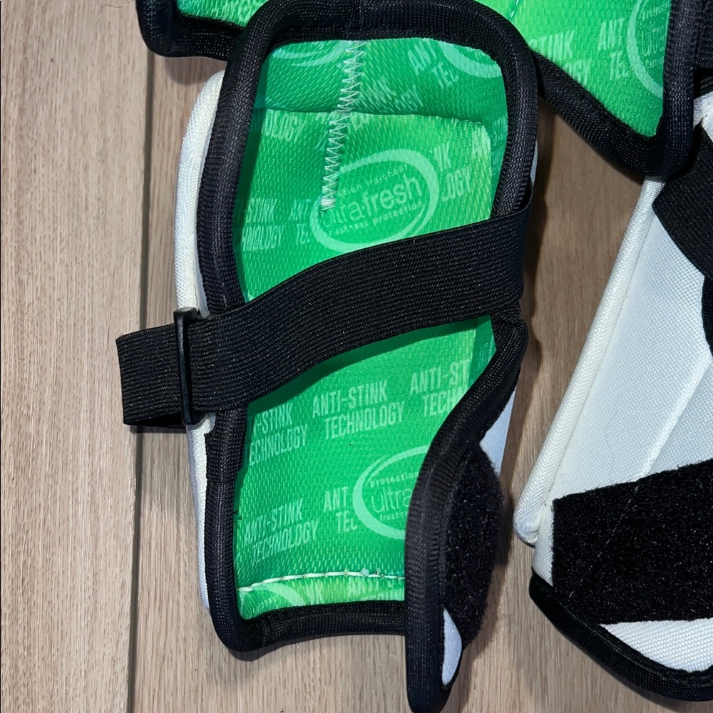 VIC CX2 White and Green Protective Elbow Pads - Picture 12 of 16